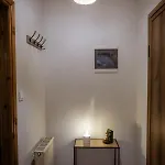 Riverside Escape ,modern With Courtyard Florina