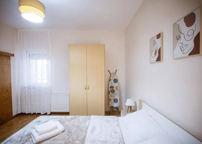 Appartement Riverside Escape ,modern With Courtyard