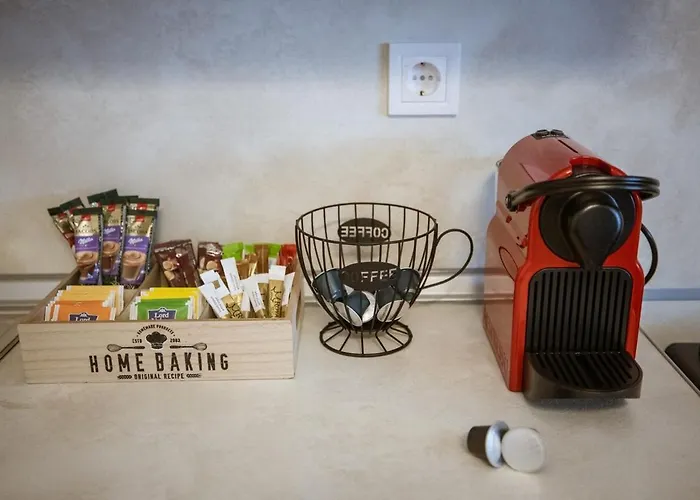 Appartement Riverside Escape ,modern With Courtyard Florina