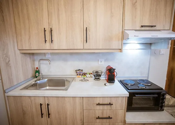 Riverside Escape ,modern With Courtyard Florina