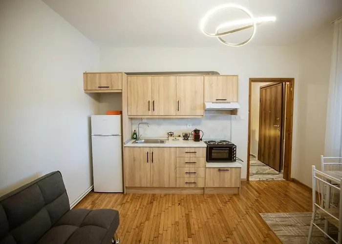 Riverside Escape ,modern With Courtyard *